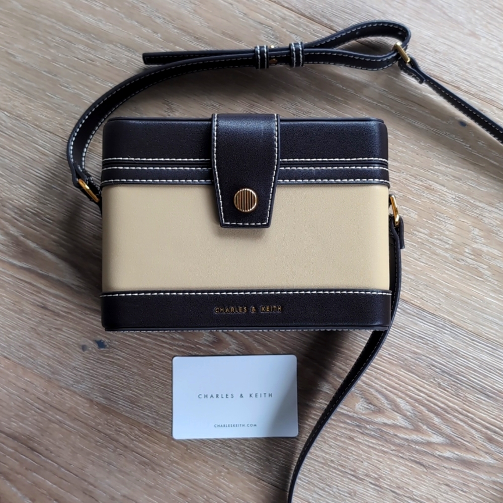 Charles & Keith Bronte Contrast-Trim Boxy Crossbody Bag - Sand
